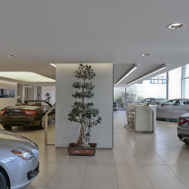 Nsanda Maserati DSC 0166 1900